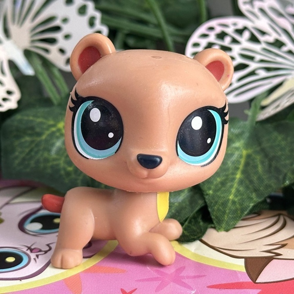 Littlest Pet Shop LPS 327 Brown Bear Yellow Blue